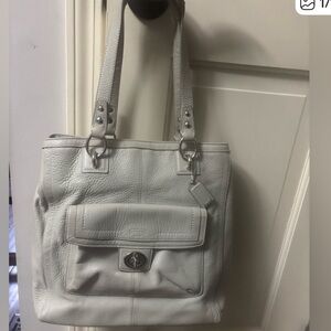 Coach Penelope F19264 tote shoulder bag in light grey pebbled leather EUC